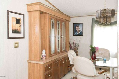 520 Citron - Living Room 2