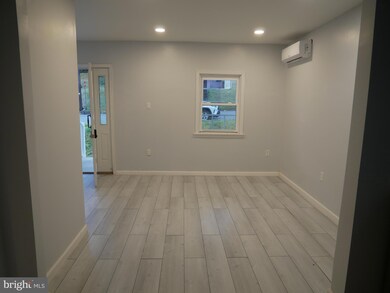 903 W Spruce St, Coal Township, PA 17866 - photo 7