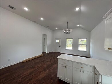 1517 Ridgeview Cir, Granbury, TX 76048 - photo 3