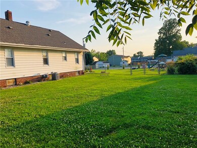 407 N Main St, Effingham, IL 62401 - photo 2