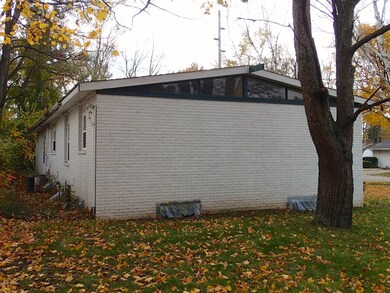 1119 N 16th St, Niles, MI 49120 - photo 2