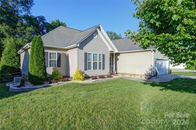 4044 Hereford Ln, Dallas, NC 28034 - photo 2