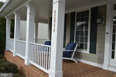 42844 Sandhurst Ct, Ashburn, VA 20148 - photo 2