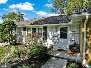 635 E Birch St, Palmyra, PA 17078 - photo 4