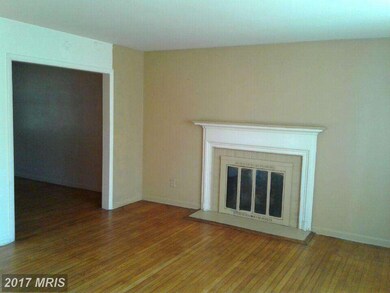 6818 Collinsdale Rd, Parkville, MD 21234 - photo 2