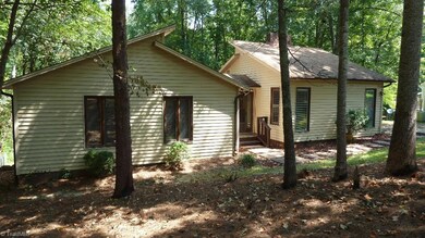 2410 Burnette Dr, Greensboro, NC 27406 - photo 2