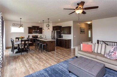 9804 Marnewood Dr, Johnston, IA 50131 - photo 7