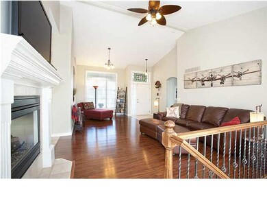 Living/dining combination with see-thru fireplace 