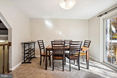 1517 Autumn Ridge Cir, Reston, VA 20194 - photo 7