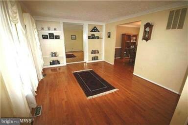 15028 Woodglen Ct, Dumfries, VA 22025 - photo 3