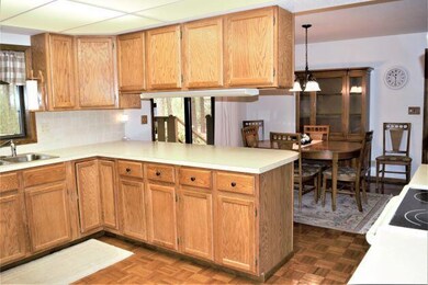 dining kitchen s