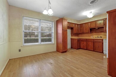 204 Texoma Dr, Whitesboro, TX 76273 - photo 6