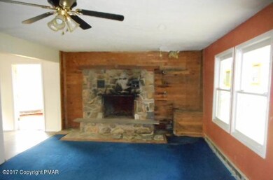 301 Alpha Dr, Stroudsburg, PA 18360 - photo 2
