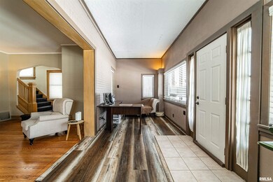 401 Lincoln Ave, Lincoln, IL 62656 - photo 2