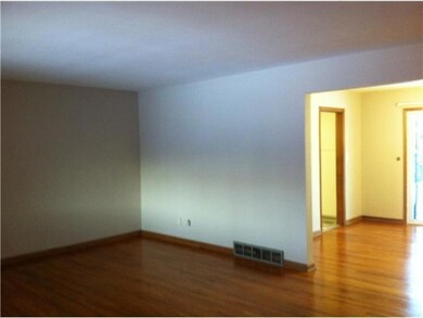 4458 Okell Rd, Columbus, OH 43224 - photo 7