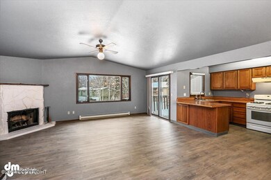 11-Living Room_SLS_-8596