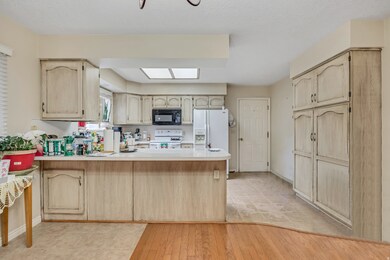 162 N 450 W unit 2, Orem, UT 84057 - photo 5