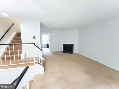 2476 Ridgehampton Ct, Reston, VA 20191 - photo 4