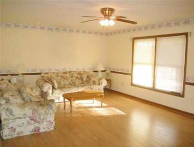 500 Sun Cir, Shelbyville, TN 37160 - photo 2