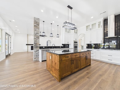 CAM02234G0-PR0026-STILL037