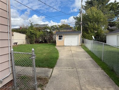 5199 Arch St, Maple Heights, OH 44137 - photo 6