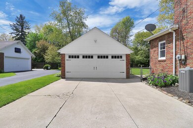 Detached 2 Garage