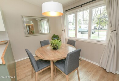 1211 S 19th St, Grand Forks, ND 58201 - photo 3