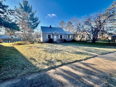 504 Mitchell St, Coleraine, MN 55722 - photo 2