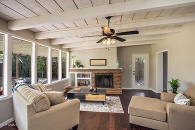 1622 W Avalon fam rm 2
