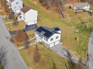 370 Robin Hood Dr, Christiansburg, VA 24073 - photo 2