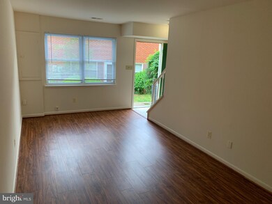 9636 Hagel Cir, Lorton, VA 22079 - photo 7