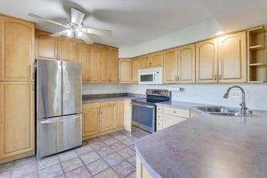 740 Chandler Rd unit U85, Gurnee, IL 60031 - photo 6