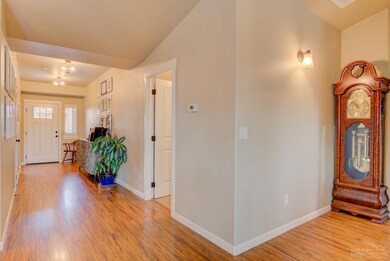 2751 SW Obsidian Ln, Redmond, OR 97756 - photo 4