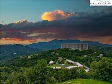 SugarTop Resort unit 3827, Sugar Mountain, NC 28604 - photo 2