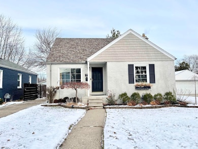 2230 Hawthorne Rd, Grosse Pointe Woods, MI 48236 - photo 2