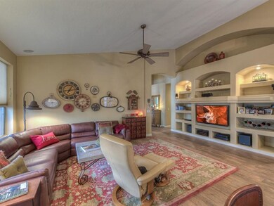 007_Family Room