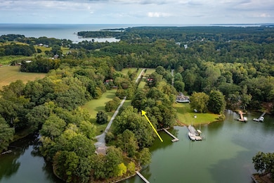 51-1-151 Lawrence Cove Ln, Kilmarnock, VA 22482 - photo 2