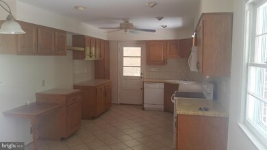 12729 Bexley Terrace, Silver Spring, MD 20904 - photo 2