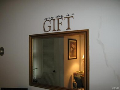 836 Pardee St, Easton, PA 18042 - photo 2