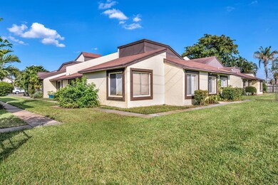 5272 Bosque Ln Apt 31 West-large-003-018