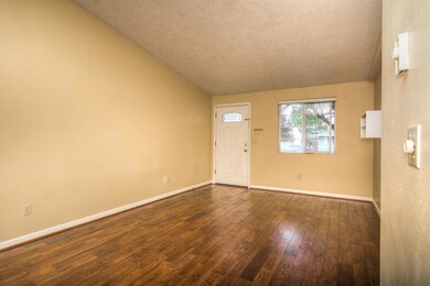 33rd St SW 1526 Web (11 of 27)