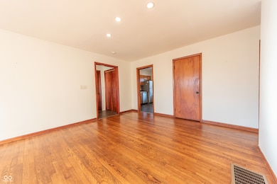 234 Lincoln St, Columbus, IN 47201 - photo 5