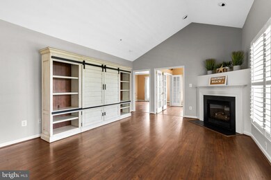 43114 Watercrest Square unit 304, Chantilly, VA 20152 - photo 5