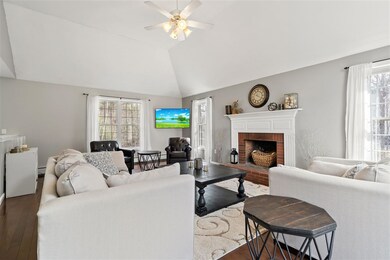 5 Lori Ln, Londonderry, NH 03053 - photo 3