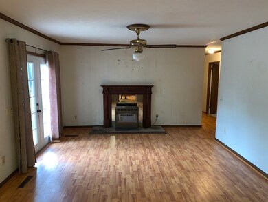 404 Lott St E, Broxton, GA 31519 - photo 5