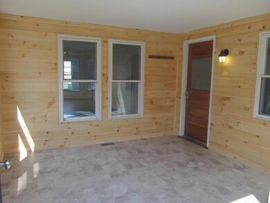 54 Cross St, Newport, VT 05855 - photo 4