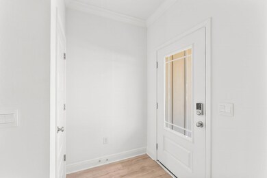 6-web-or-mls-25 Krewe Cir-1