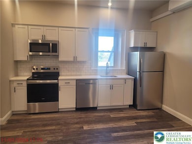 121 S Main St unit 123, Alburtis, PA 18011 - photo 4