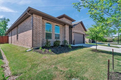 417 Carlisle Dr, Weatherford, TX 76085 - photo 2