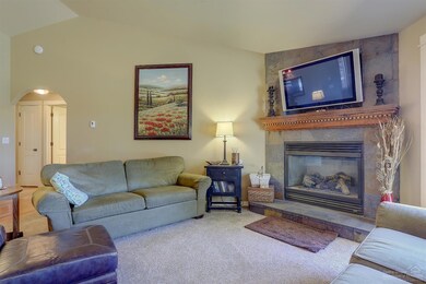 22960 Lone Pony Ln, Bend, OR 97701 - photo 3